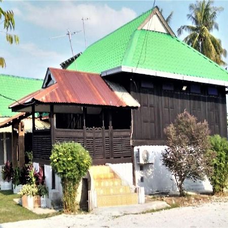 Oyo Home 90495 Homestay Kampung Kota Aur Sungai Petani Extérieur photo